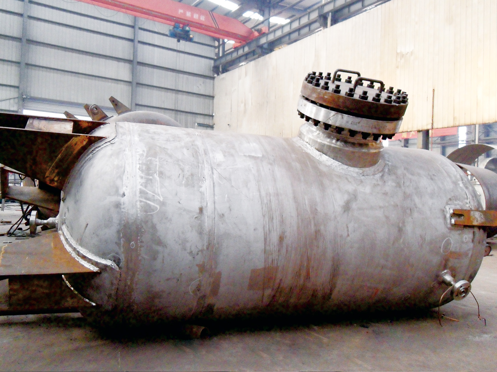 Helium storage tank for the demonstration project 