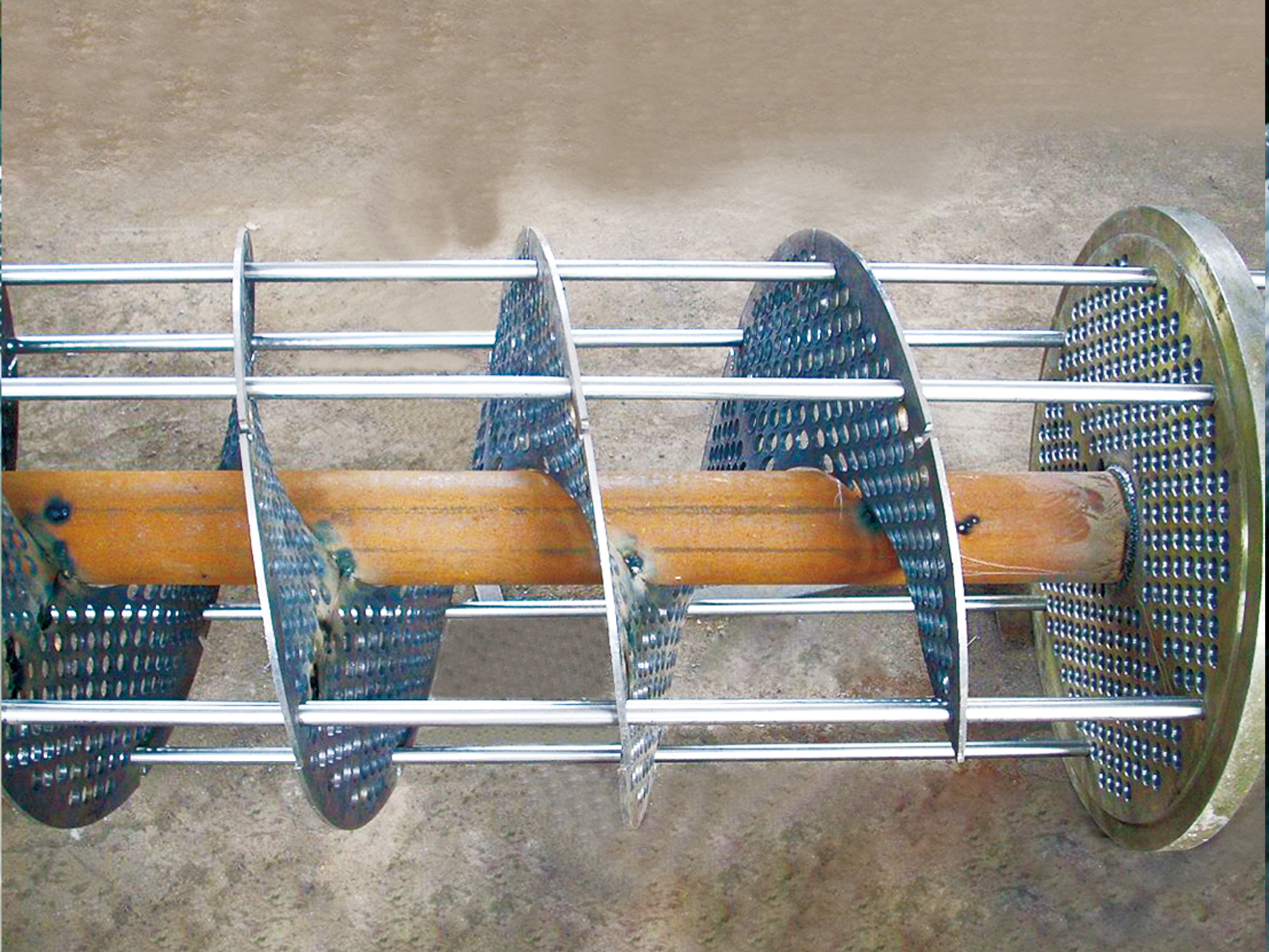 Spiral baffle heat exchanger