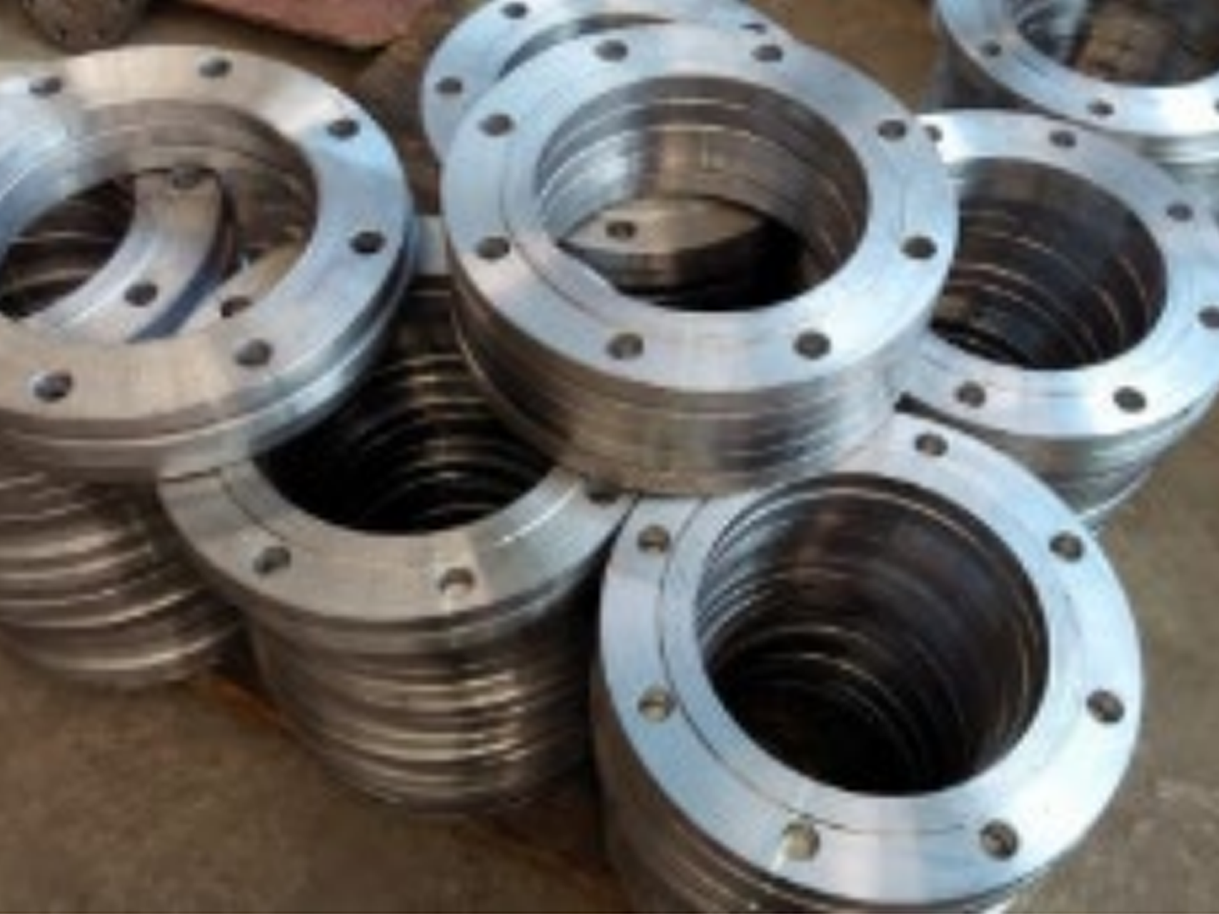 Flat welded flange