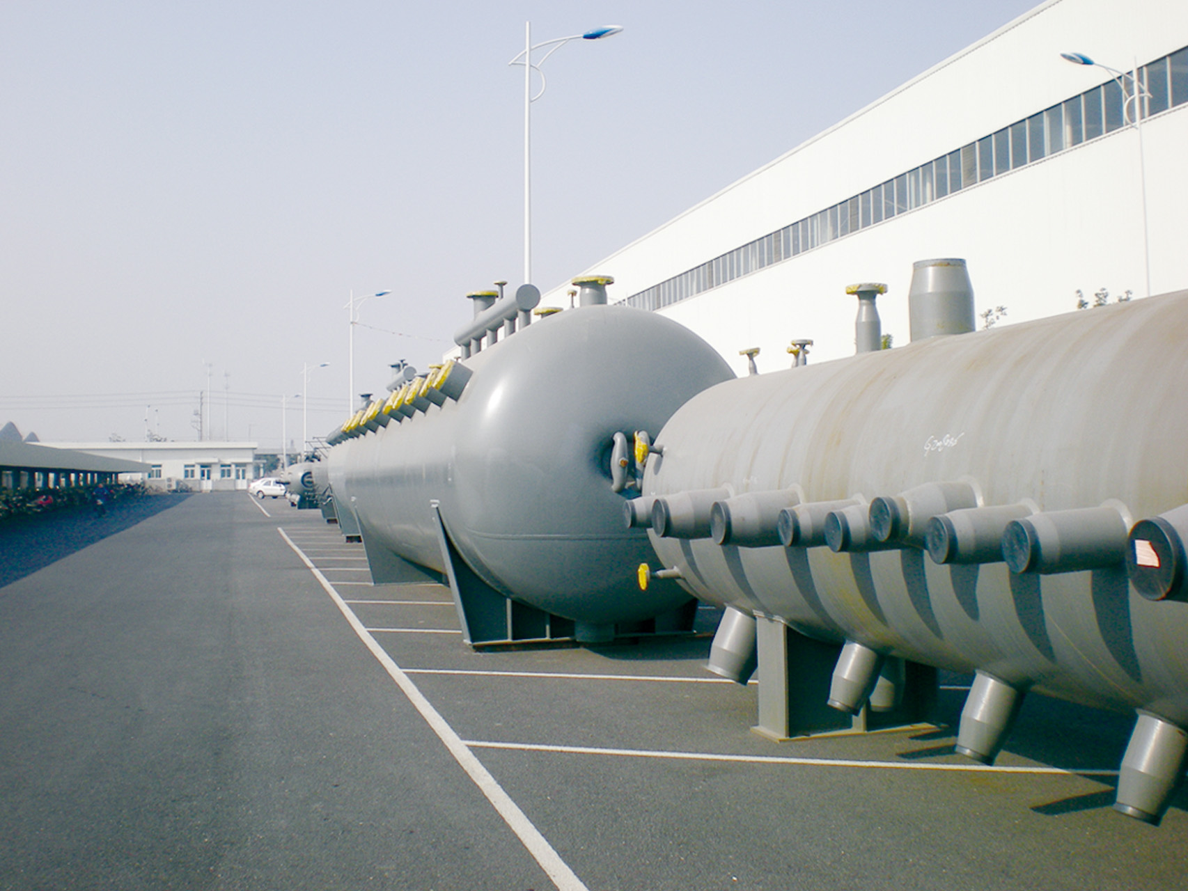 Other tanks, separators, dividing cylinders, buffe