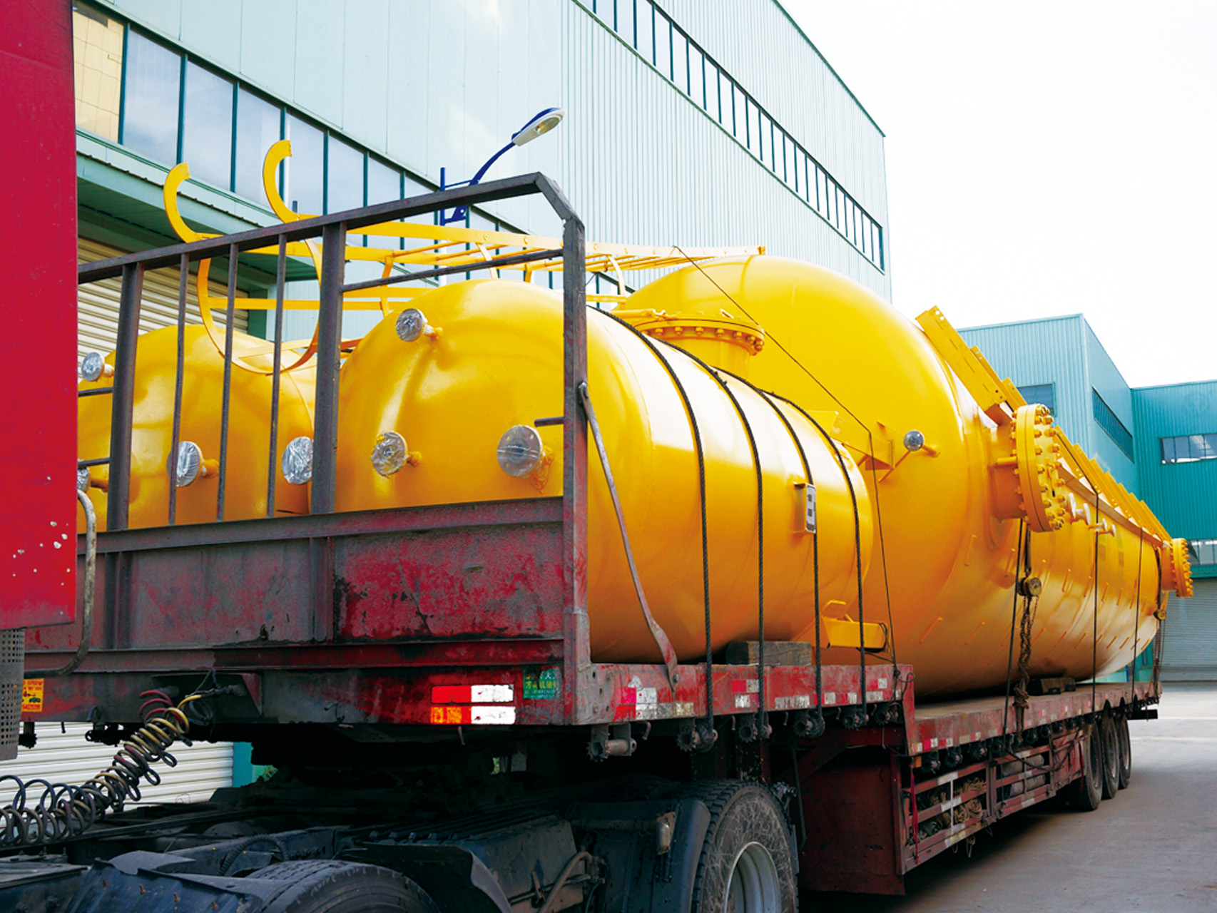 Equipment such as liquid ammonia storage tanks sup